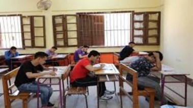 طلاب الصف الثالث الثانوي
