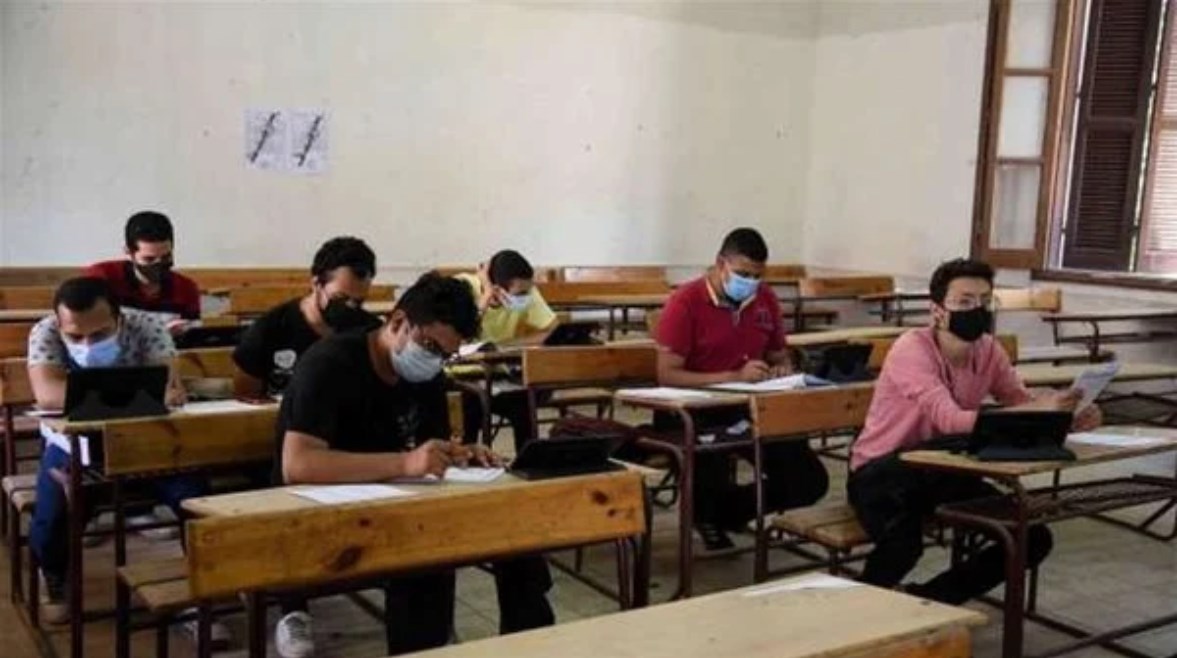 طلاب الصف الأول الثانوي طلاب الصف الأول الثانوي